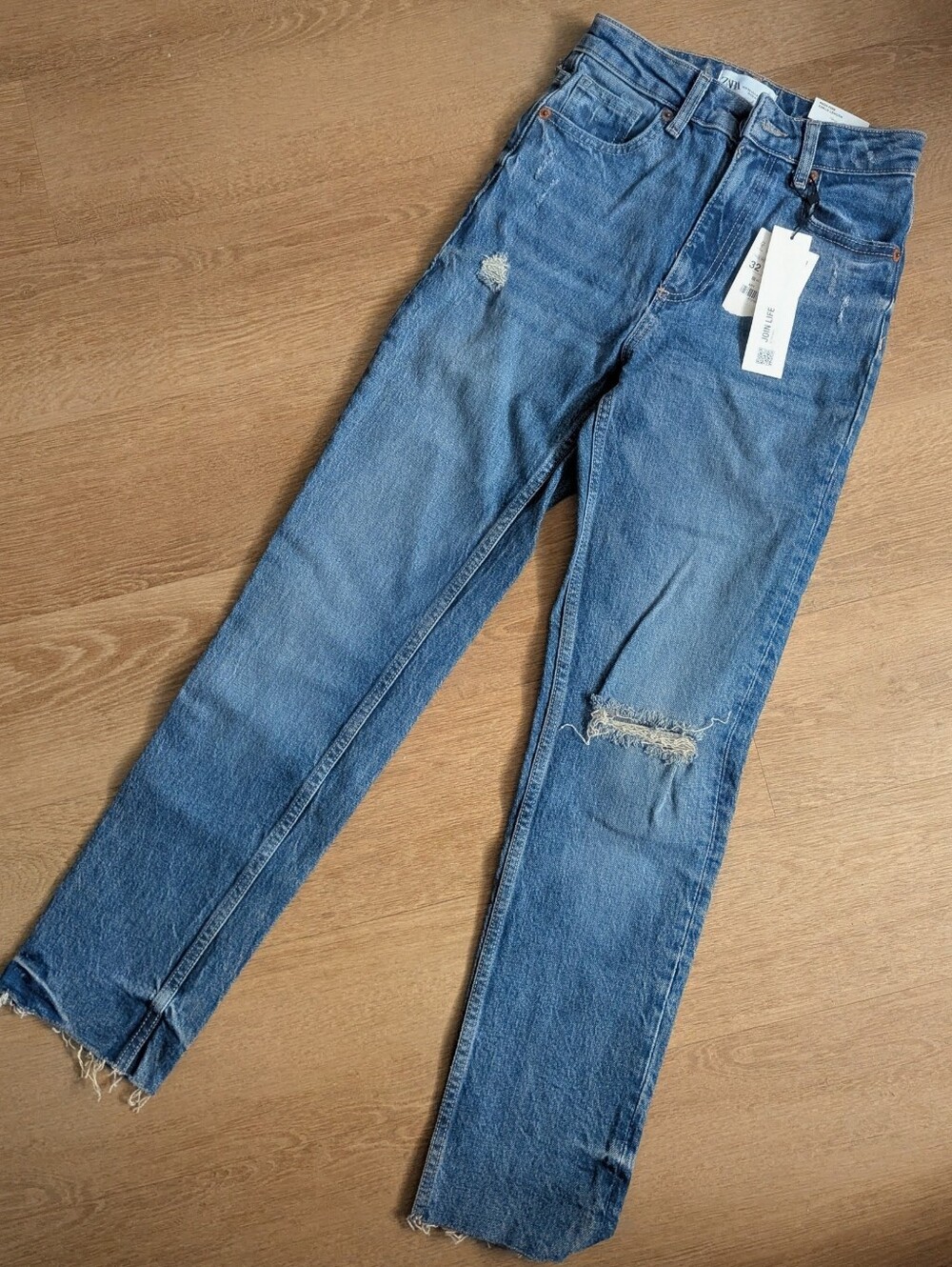 ZARA Slim Fit High-Rise Distressed Light Blue Ankle Length Denim Jeans Women